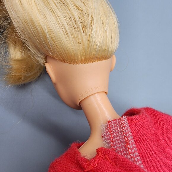 4 Vintage & Modern Barbie Dolls Bundle + Clothes Accessories Mattel 2001-2021 - Picture 12 of 16